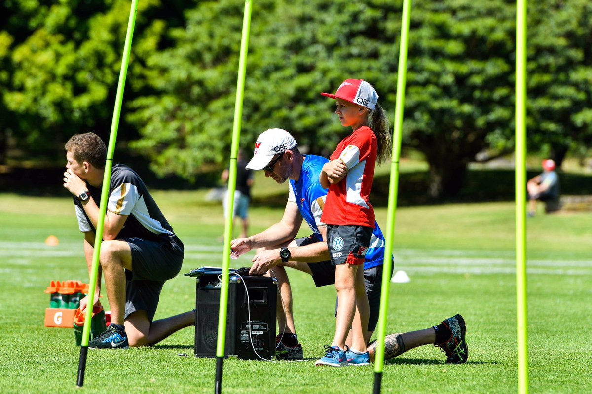 DavisNick_2's tweet photo. People say that you would be a better player if you coached first... Look at @aflwomens https://t.co/NUXAtEdFwc