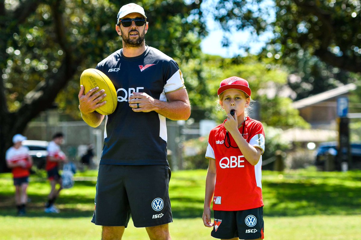 DavisNick_2's tweet photo. People say that you would be a better player if you coached first... Look at @aflwomens https://t.co/NUXAtEdFwc