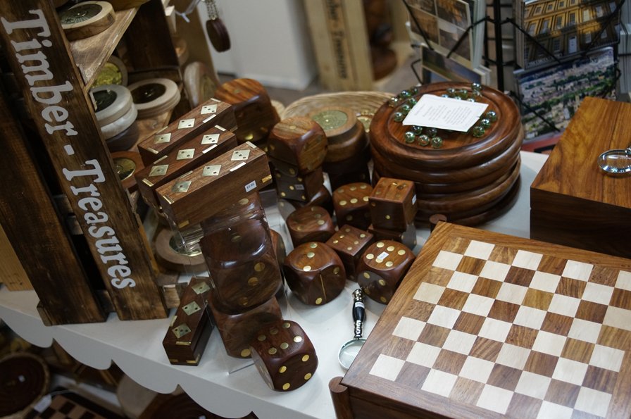 TimberTreasures's tweet photo. Dice boxes, chess, solitaire, backgammon, draughts. All traditional games for people who like the feel of real wooden objects over screens/keyboards! #wooden #gifts #chess #backgammon #solitaire #draughts #dice #timbertreasures https://t.co/9YQvMQHrB1