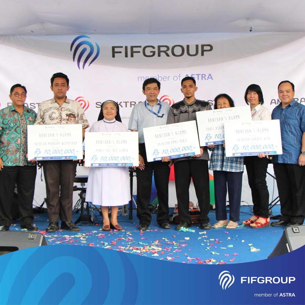 FIFCLUB's tweet photo. Bentuk kepedulian FIFGROUP terhadap persatuan antar umat diwujudkan dengan pemberian bantuan dana kepada yayasan / panti 5 agama.
#FIFGROUPeduli #CSRFIFGROUP #SatuFIFGROUPBagiNegeri #SatuIndonesia https://t.co/rjT4AUKq0T