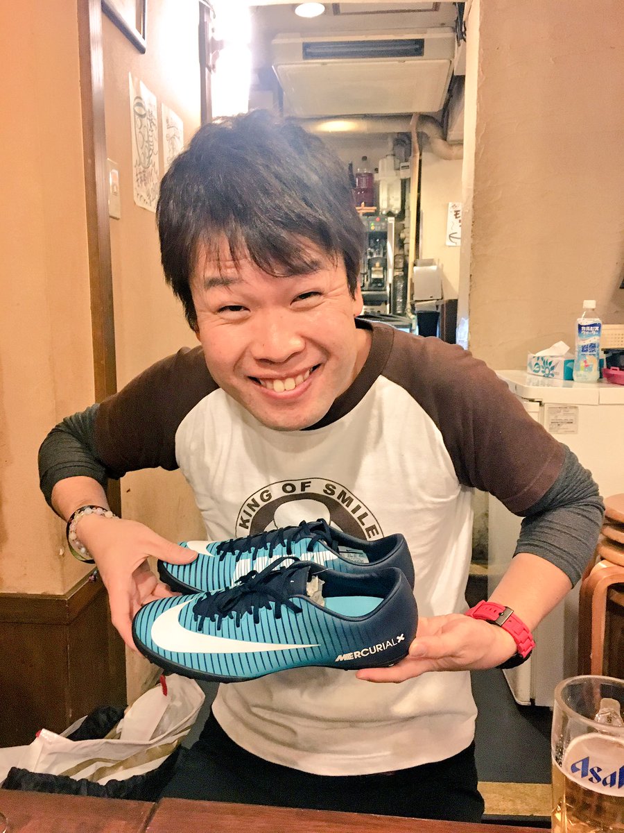 クロワッサン Auf Twitter 現在 酒井宏樹選手が日本代表 マルセイユで使用しているトレーニングシューズを購入 ユニも購入し髪質も近づけた 完璧 あとは奇跡が起こることを信じて 酒井宏樹 Om 偽者 スパイク購入 Nike W杯準備万端 奇跡よ起これ