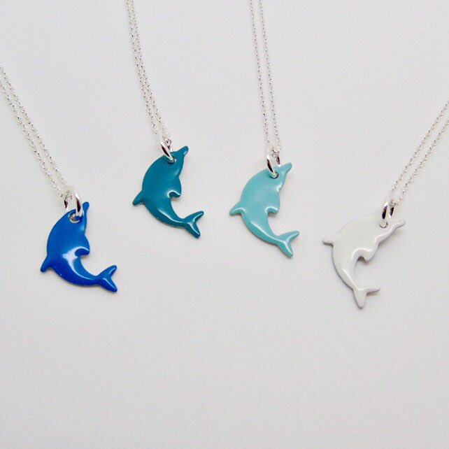 samgrant12000's tweet photo. 15% off until 13th only, selected enamel and sterling silver necklaces #StockingStuffers #stockingfillers #necklaces #giftsforher #HandmadeHour #handmade #discount #enamelnecklace #HandmadeChristmas #gift #Discounts https://t.co/PFI8xsDgVg