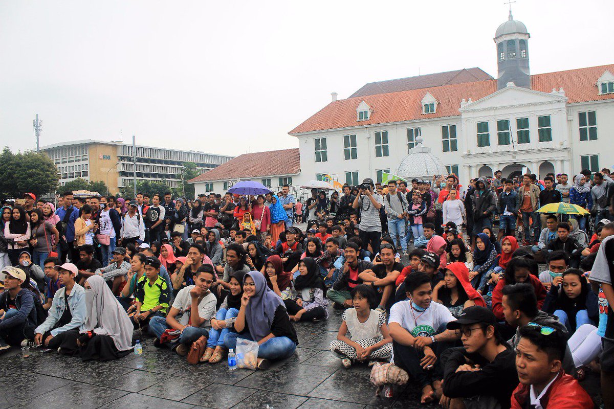 Celebrating Human Rights Day in Indonesia ▶️ bit.ly/2iQnTtW
  #HumanRightsDay #HumanRights2017 #UNESCO #Indonesia #HariHAMsedunia #HariHAM <a href="/komnasham/">HAM untuk Semua!</a> <a href="/unescojakarta/">UNESCO Jakarta</a>