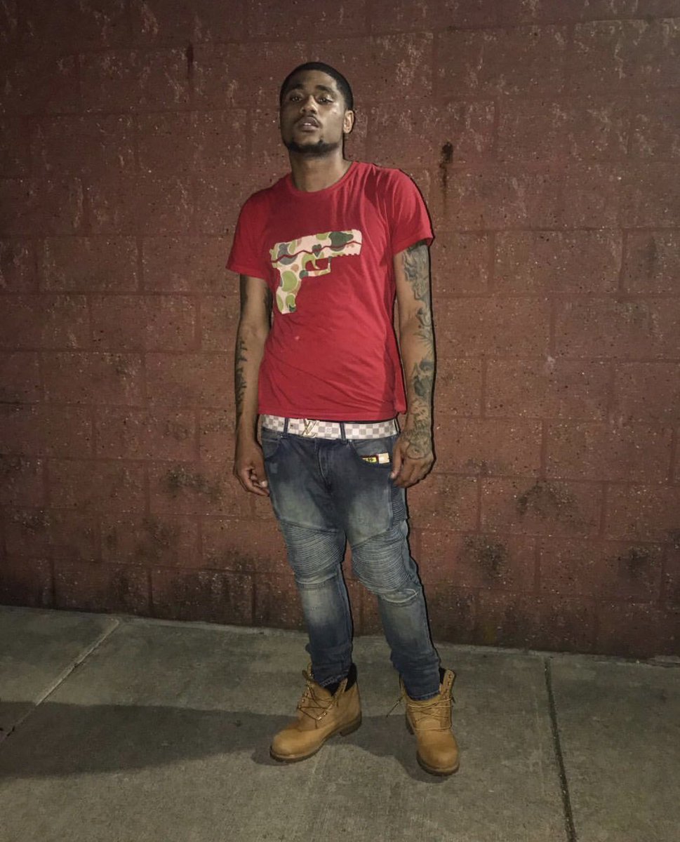 PaidPapi's tweet image. Solid ass nigga ✊🏾🤷🏾‍♂️😈