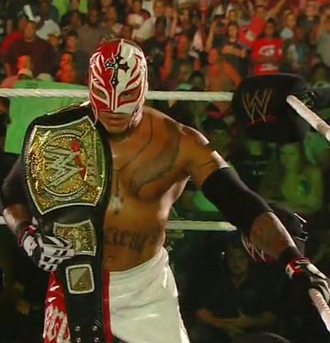 Happy Birthday to Rey Mysterio who turns 44 today! 