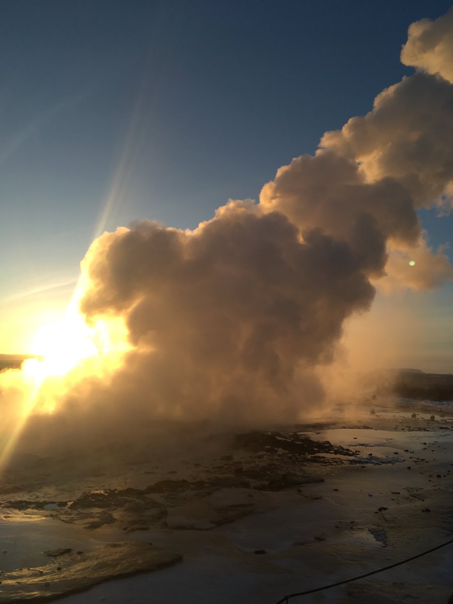 iberqui's tweet image. Geysir