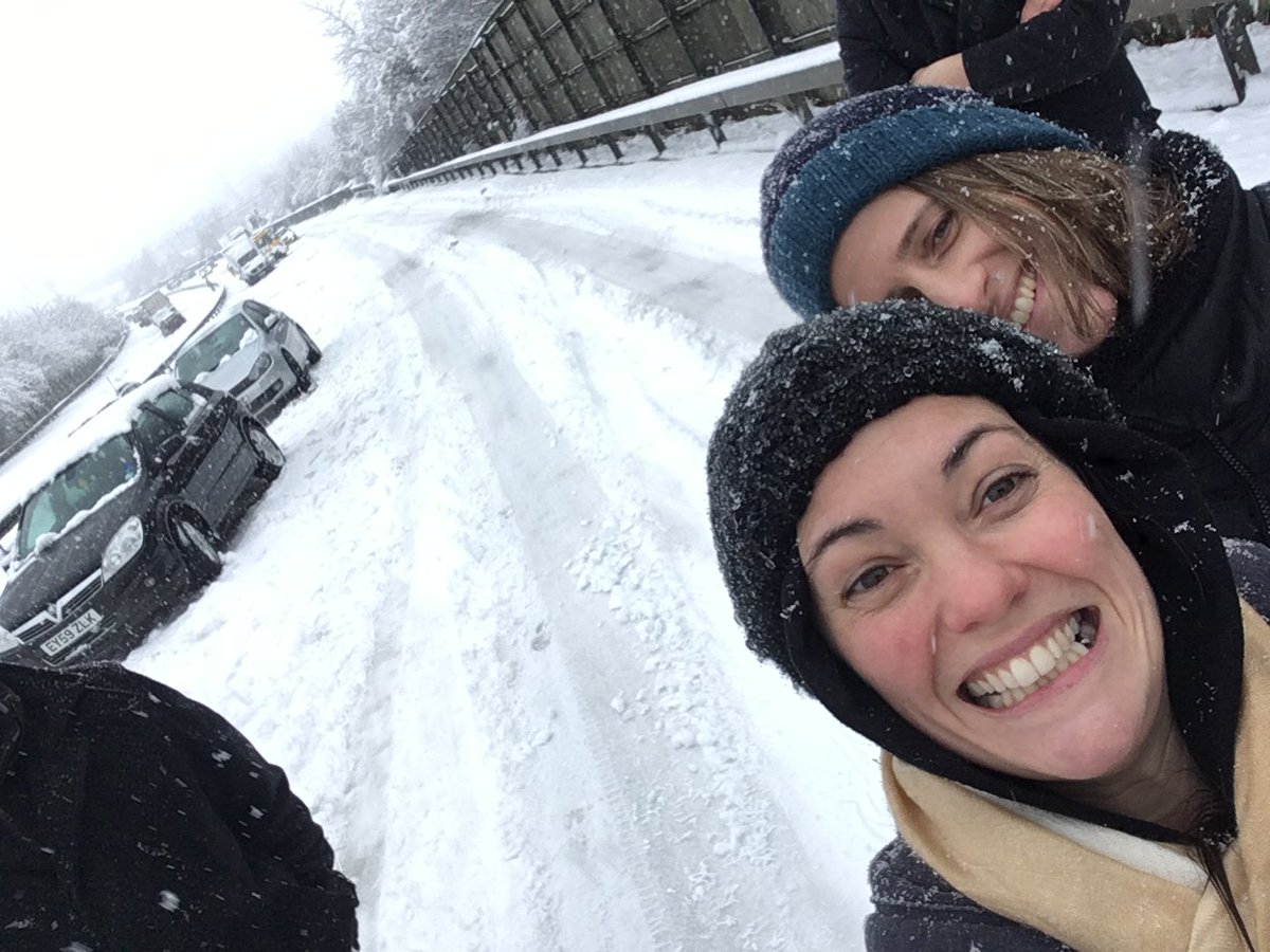 Laceys_Events's tweet image. When communities come together #A41  #snow 
Meeting new people and getting everybody home safely 😍