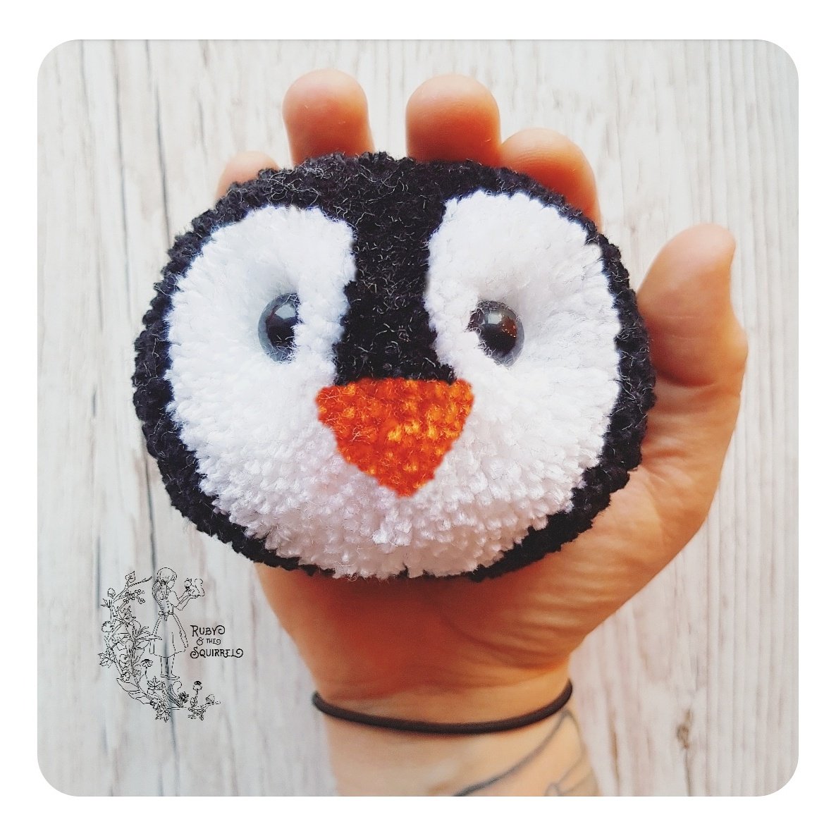 Who has snow!? Pippa penguin wants to see some. #snow #snowday #Frozen #penguin #uksnow #GiftIdeas #handmadechristmas #britishcraft #pompom #xmas2017 #etsyseller #mumprenure #shopetsy #shopsmall #snowday2017 #CraftHour #artist #art