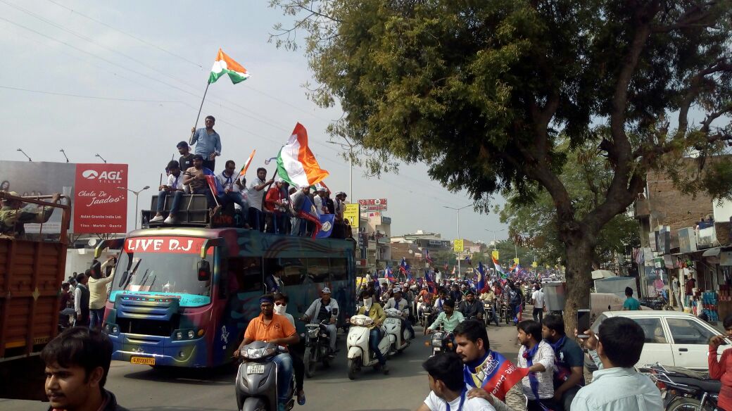 Police denies permission to Modi and Rahul’s road shows, Hardik holds road show without permission