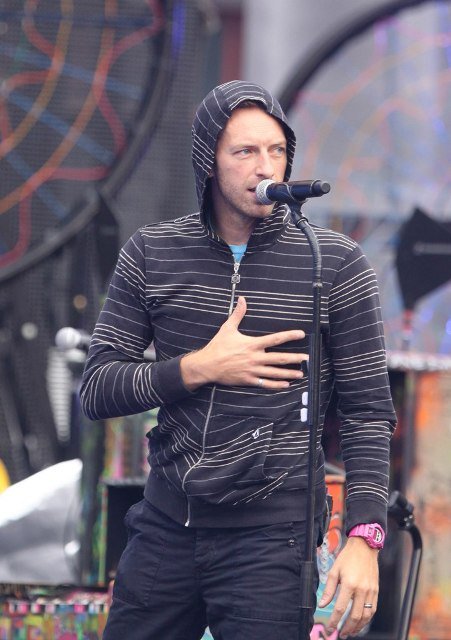 _ColdplayFixMe_'s tweet image. hi, in case you're having a bad day there are some cute pics of my sugar daddy