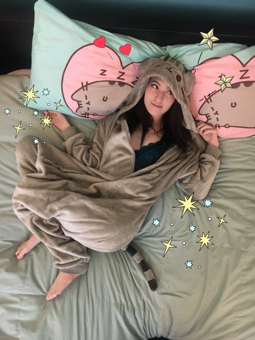 Pusheen girl! #pusheen https://t.co/SI4k8kqf1N<a href="/tag/pusheen"class="tags">#pusheen</a>