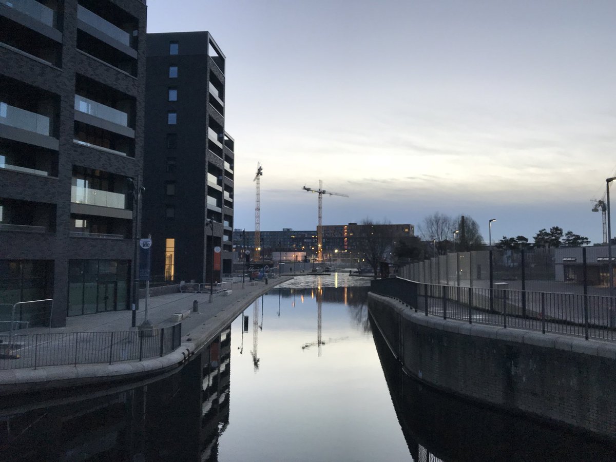 hiurbanwanderer's tweet photo. Don’t let the ice stop you from collecting some #mornngmiles! #makeyourcommutecount by getting out there...even if it is walking from the bus stop before yours. The fresh air will set you up for the day and count towards your #onehouroutside Just take it easy and take care! ❄️ https://t.co/upZfrLUTYe
