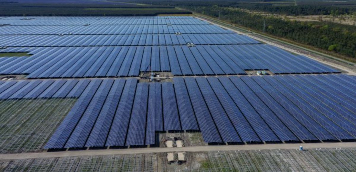 Powerledger_io's tweet image. We are seeing more &amp;amp; more investment in #renewableenergy around the world as leaders strive to reach targets &amp;amp; satisfy an overwhelming public desire for #cleanpower sources. bit.ly/2A8dfFD #POWR #POWRtoken #Blockchain #SolarPower #GreenTech #SustainableEnergy