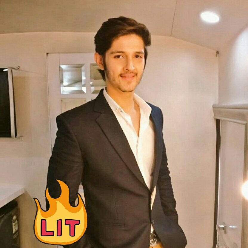 TannaVinay's tweet photo. Thanku thanku so much @RahulDevRising sir #RohanInBB11 ki meri All most tweets like karne ke liye 
@rohan4747 thanku Love for #RohanMehra 💜🙏 https://t.co/0vsDvVUMkO
