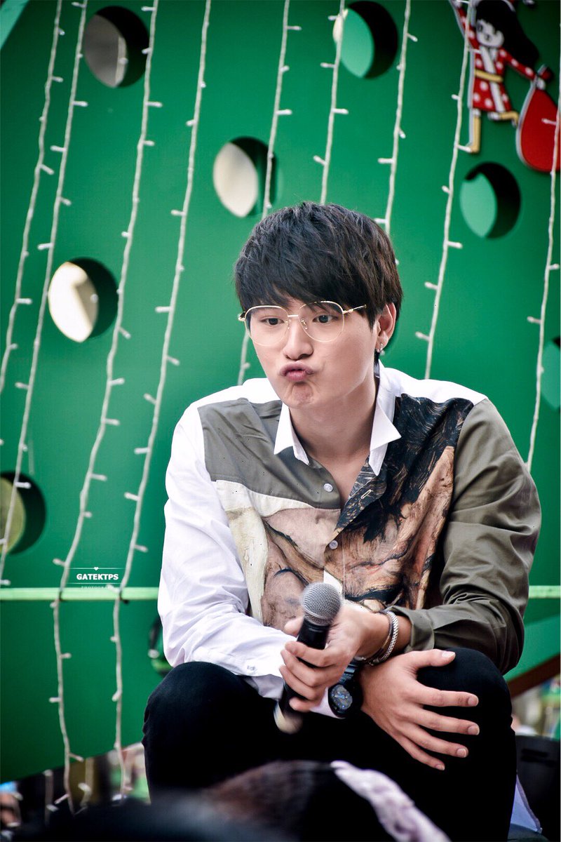 คุณพีลงมาหายูยู่>< <a href="/kristtps/">คุณพี⛅💛</a> <a href="/krist_est/">Krist Fanclub</a> #ยยขคพ #ยูยู่ของคุณพี #KristPerawat #EiikLeawShopFest