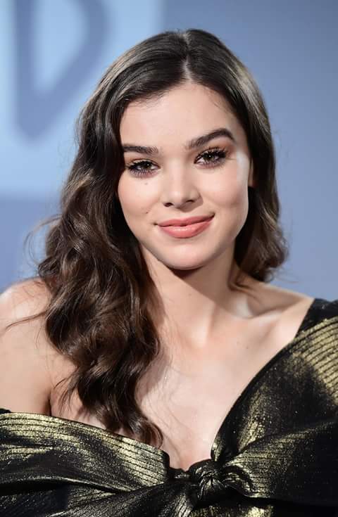 Happy birthday hailee steinfeld    