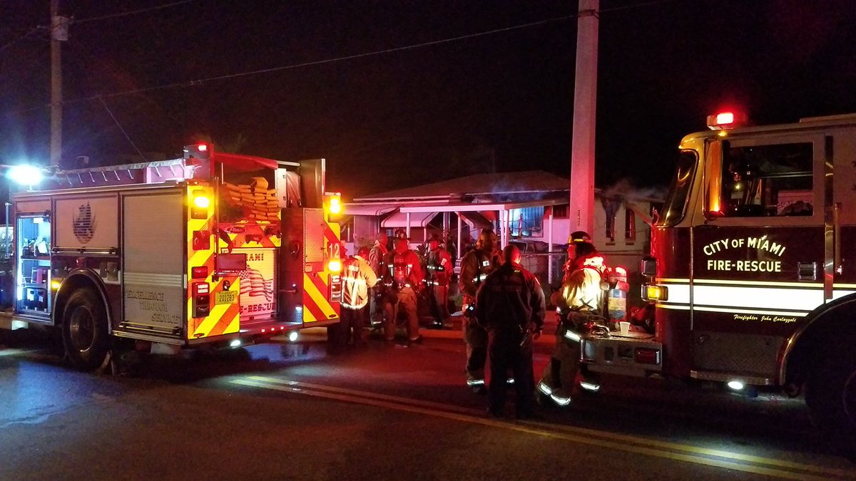 Couple escapes, pets rescued from burning home in Miami bit.ly/2AKMuYX?utm_so… https://t.co/ESzIP3KSYg