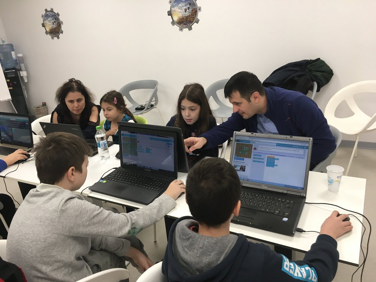 DojoBucEduHub's tweet photo. Kids and parents together for #hourofcode at #coderdojo https://t.co/N92orYgwZl