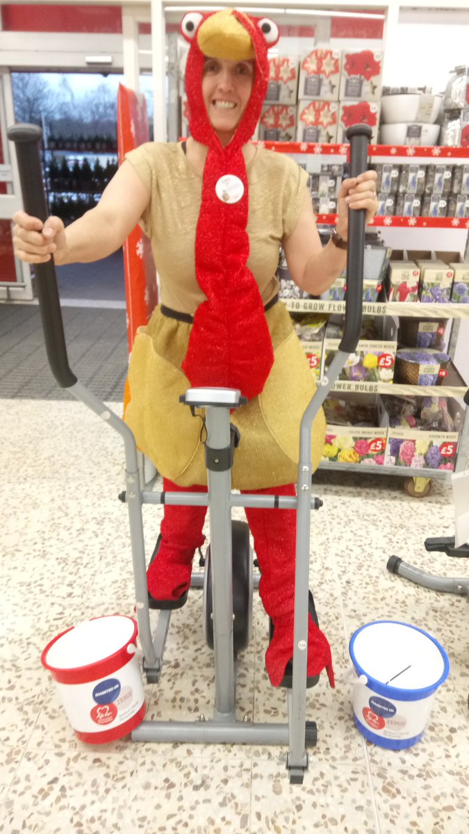 At tesco newton abbot raising funds for tesco charities diabetes UK and BHF dressed as a Turkey #Charity #fundraising #fancydress #diabetes  #bhf @Victoria4DUKBHF <a href="/JennaHWork/">Jenna</a>