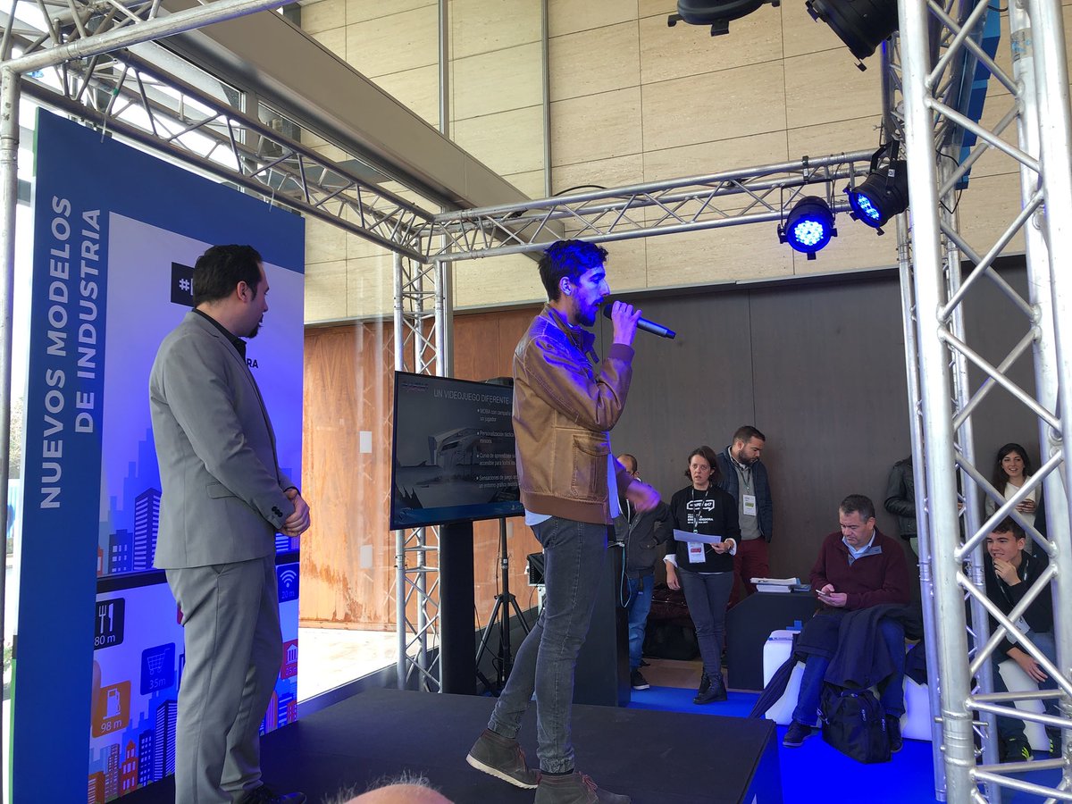 cadecordobaAE's tweet photo. En el #corner4 sobre Nuevos Modelos de Industria Gunstar Studio @PhobosVPrime con su proyecto o Phobes Vector Prime dos juegos en uno, #MOBA y Modo CampaΓ±a en el #DPE2017 de @aemprende @EconomiaAND https://t.co/10K9Xb5fAO
