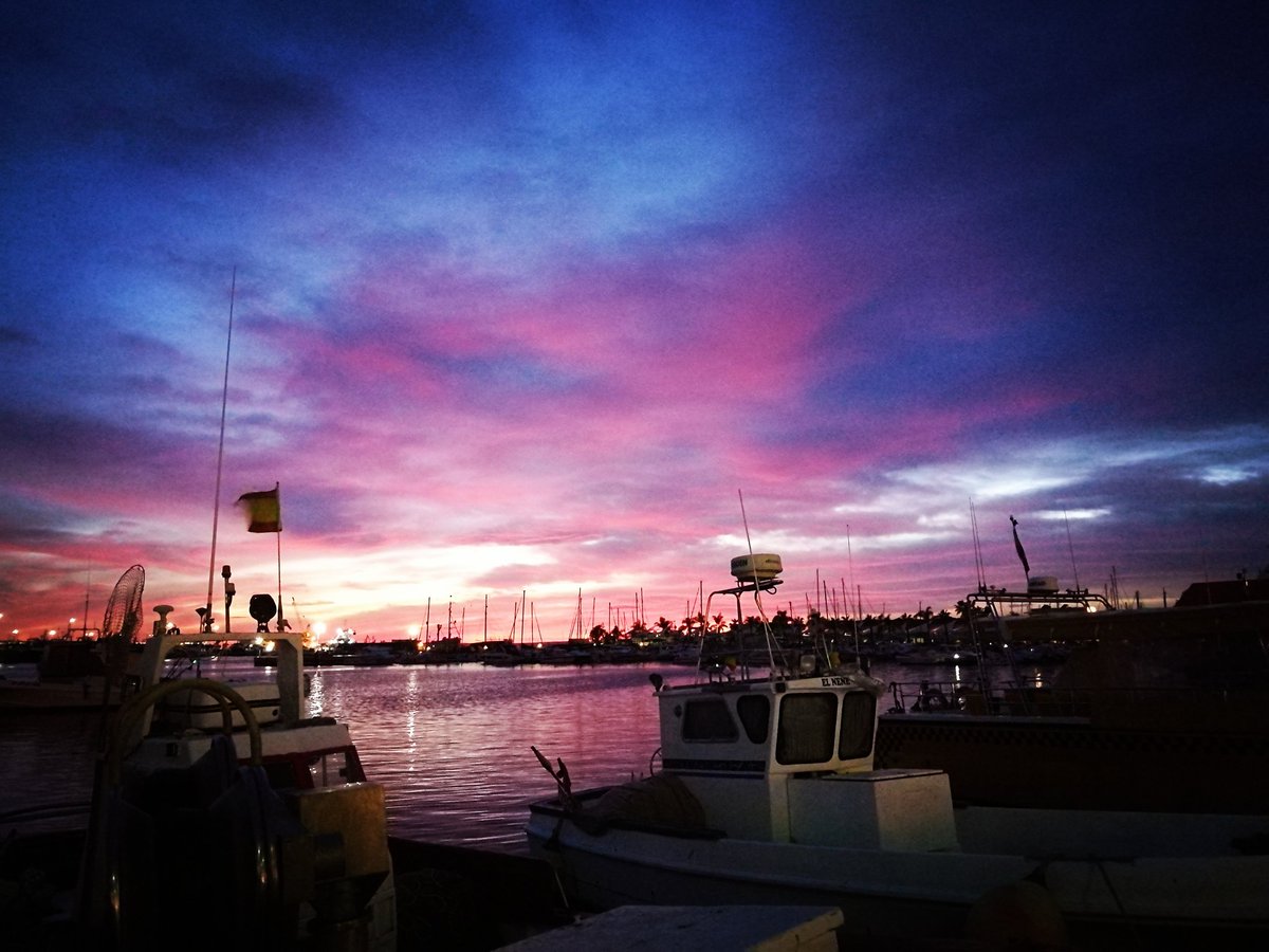 One night in Santa Pola. Roman Market, festival procession, beer and live music. #stonesontheroad #costablanca #warmwinternights