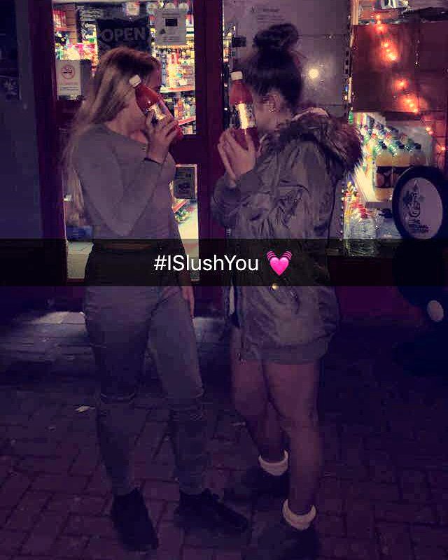 #Noschool 🎓#NoWork👞  if your one of the lucky ones. Why don't you stay indoors keep warm 🌡🔥 with a bottle of #islushyou these girls have the right idea #snowday2017 #snowuk any excuse is a good excuse