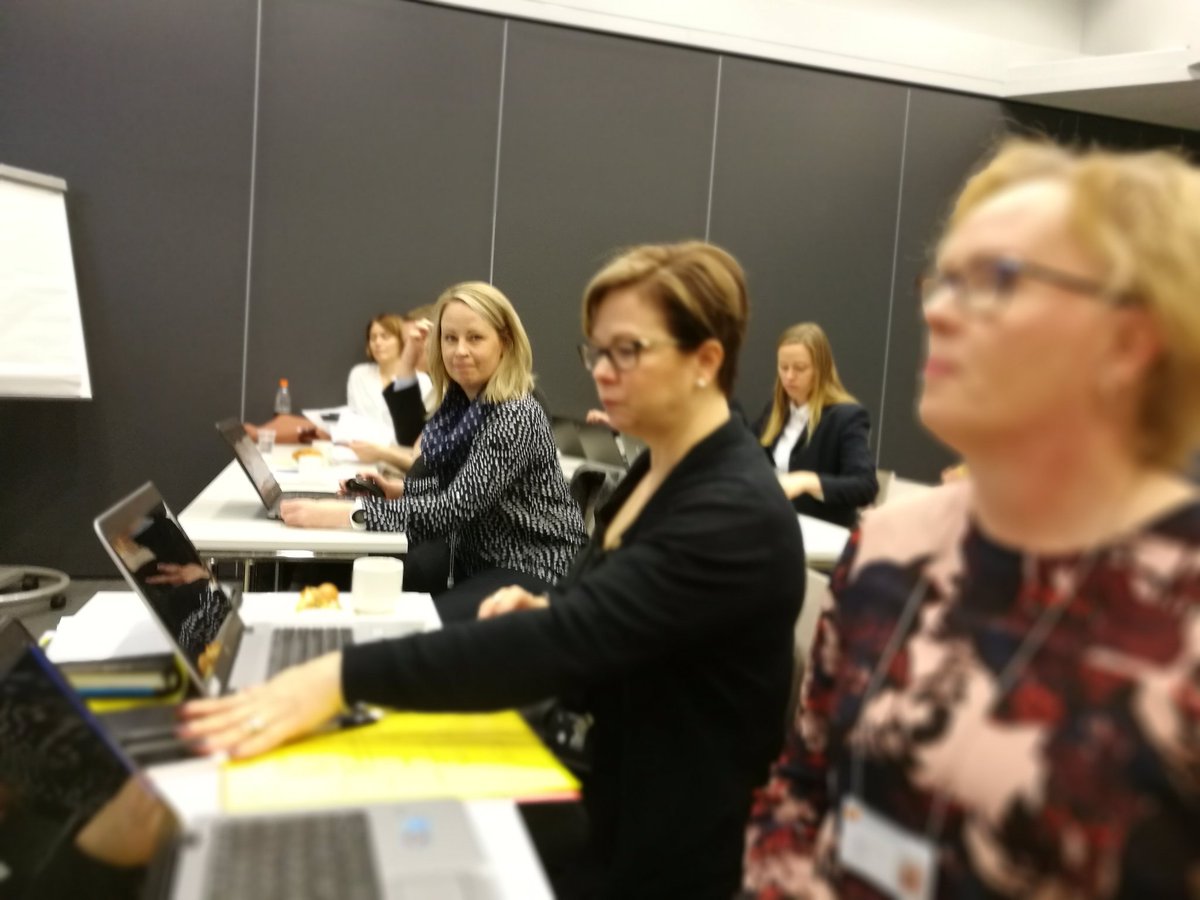LM_Sinervo's tweet photo. Opiskelijat valmistautuvat esittelemään arvioinnin erikoiskurssin tuloksia @Tamperekaupunki tarkastuslautakunnalle @jkk_uta #opeonylpeä https://t.co/6rI1zDfcea