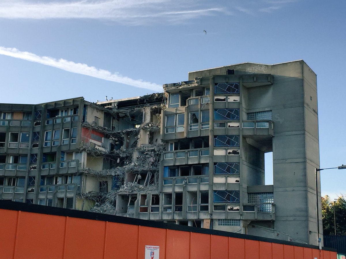 cockneyrebelx's tweet photo. Wake of @TowerHamletsNow #Tower scandal = CEASE &amp; DESIST from demolition &amp; PRIVATE landgrab of @SaveRHG ...FULL public Inquiry required NOW! https://t.co/qJl5Qkx97w
