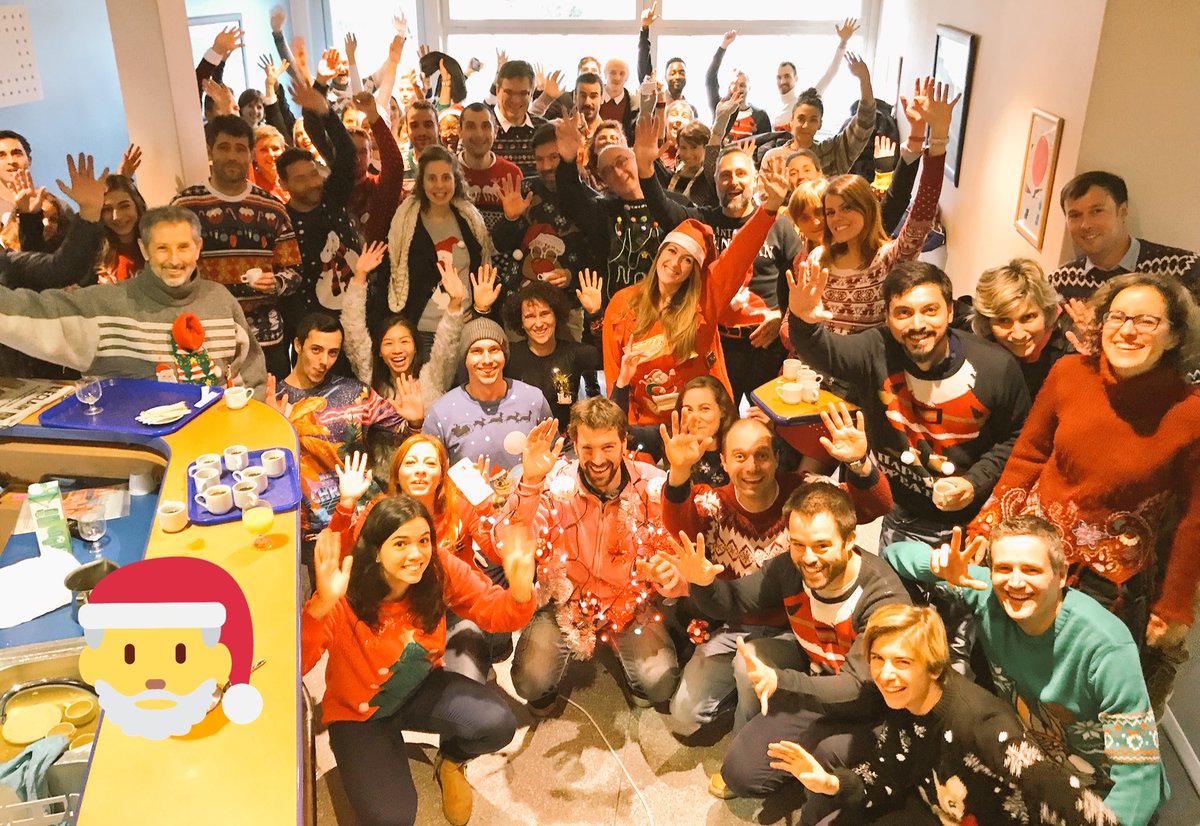 Helioparc's tweet photo. Challenge 2017 des pulls de Noël à Hélioparc relevé!!! Merci à tous! 🤣🎅🏻🦌 https://t.co/x8jG5GS8sV