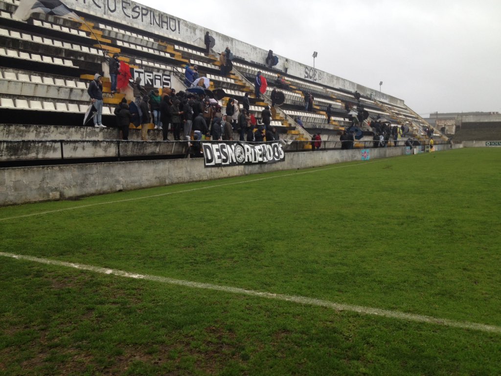 arregaca18's tweet photo. Voltámos ao nosso lugar... Te amo Espinho ⚫️⚪️❤️🐅🍺#rumoasegunda #dn90 https://t.co/SbV1FBtLLZ