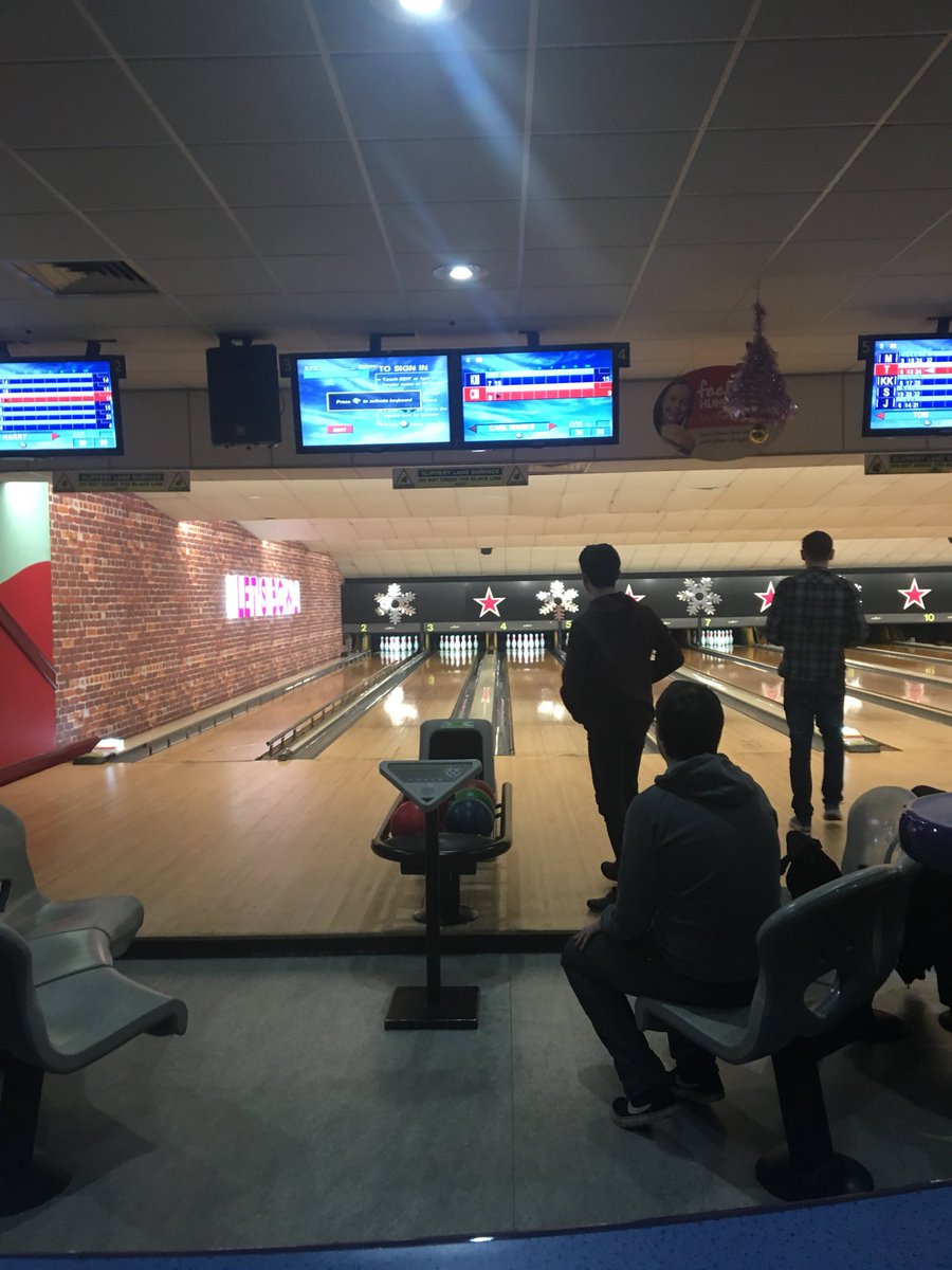 Christmas Bowling - awarding good attendance and attitude to learning! @computing_SDC <a href="/SDCHiTech/">SDC Hi Tech & Digital</a> <a href="/sdcollege/">South Devon College</a>