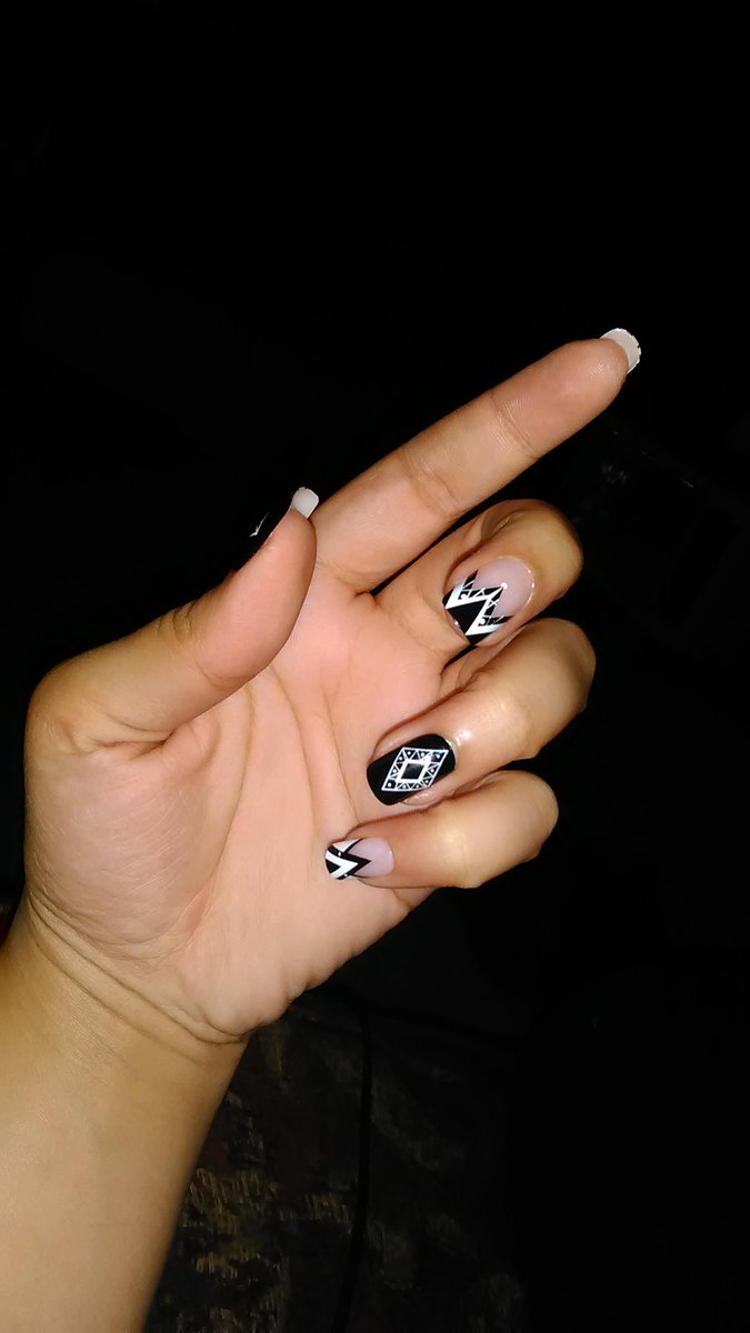 ((Dude fake nails feel weird.
Kinda feel pampered though wtf-))