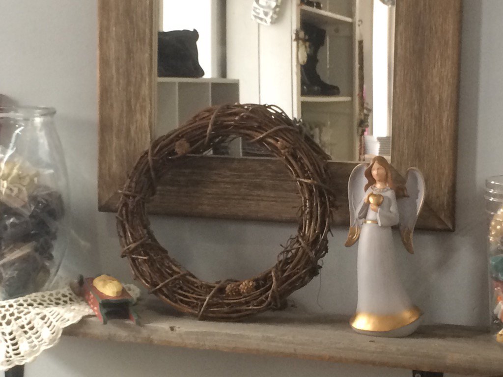 CafeRencontre's tweet photo. Mettez-vous dans l'esprit des Fêtes sans vous endetter en visitant notre Friperie agréablement décorée! 798 St-Joseph https://t.co/i1GrW3iKpb