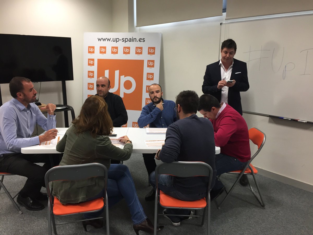 ChequeGourmet's tweet photo. Taller #Supervivencia : "Si caminas solo, irás más rápido; si caminas acompañado, llegarás más lejos" #UpInnov https://t.co/4m0iftMYN6