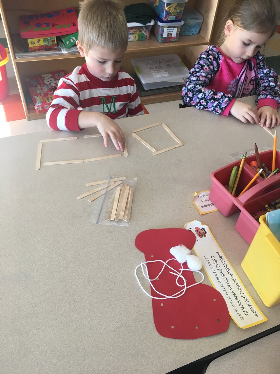 TraceyLipkins's tweet photo. S's working together to make shapes! https://t.co/MzcEe13Kfh