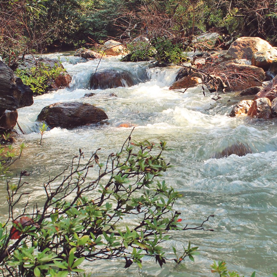 ESAmundo's tweet image. #Hoteles Perquín en el departamento de Morazán posee un clima fresco, rodeado de montañas y aguas cristalinas encontrarás Hotel Villa Maria 😎