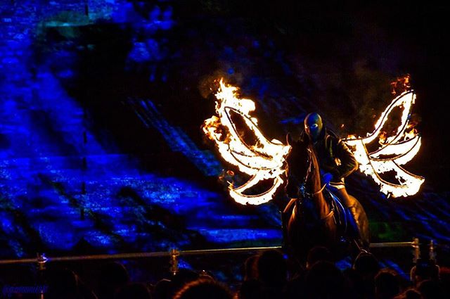 grandlyon's tweet photo. ✨ Fête des Lumières : vos clichés 📷, nos coups de coeur ! 💛
Vous avez été nombreuses et nombreux à partager vos instantanés de la @FeteLumieres sur #Instagram. Nous vous proposons une sélection de nos coups de coeur sur notre page Facebook : https://t.co/TWI6fyisri
#FDL2017 https://t.co/myPEEPs0TU