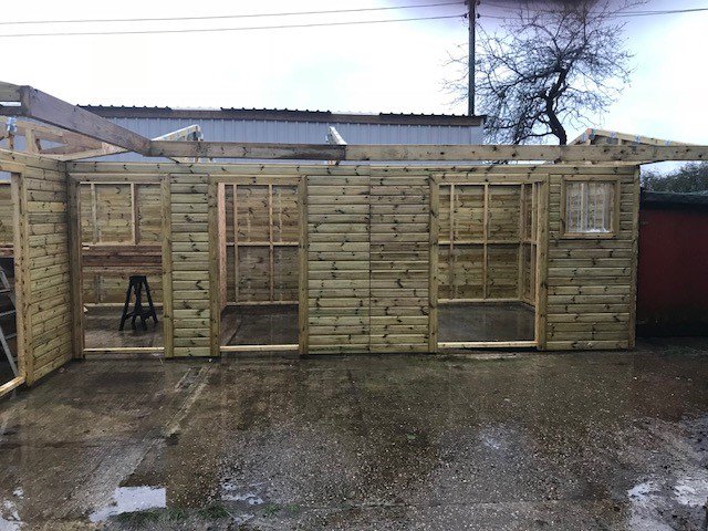 #workinprogress #stable unit install today! bit.ly/2wDI1IC
#watchthisspace #Horses #Horam