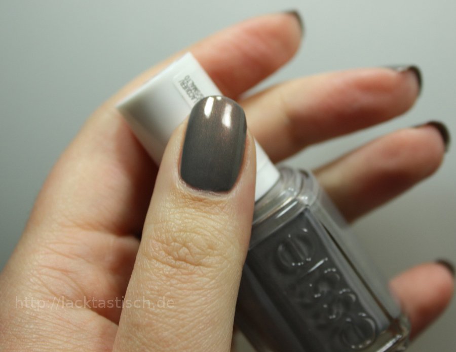 lacktastisch's tweet photo. essie – social-lights [Winter 2017 LE] https://t.co/M0idYiZ0eW https://t.co/YC7JMoAJtD