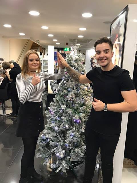 marcantonihair's tweet photo. 🎄 'Tis the season to be jolly.... 🎄 @marcantonihair
#marcantonihair #fleet #fleetsalon #christmas #tree #xmas2017 #welovexmas https://t.co/JVnqHyNNzp