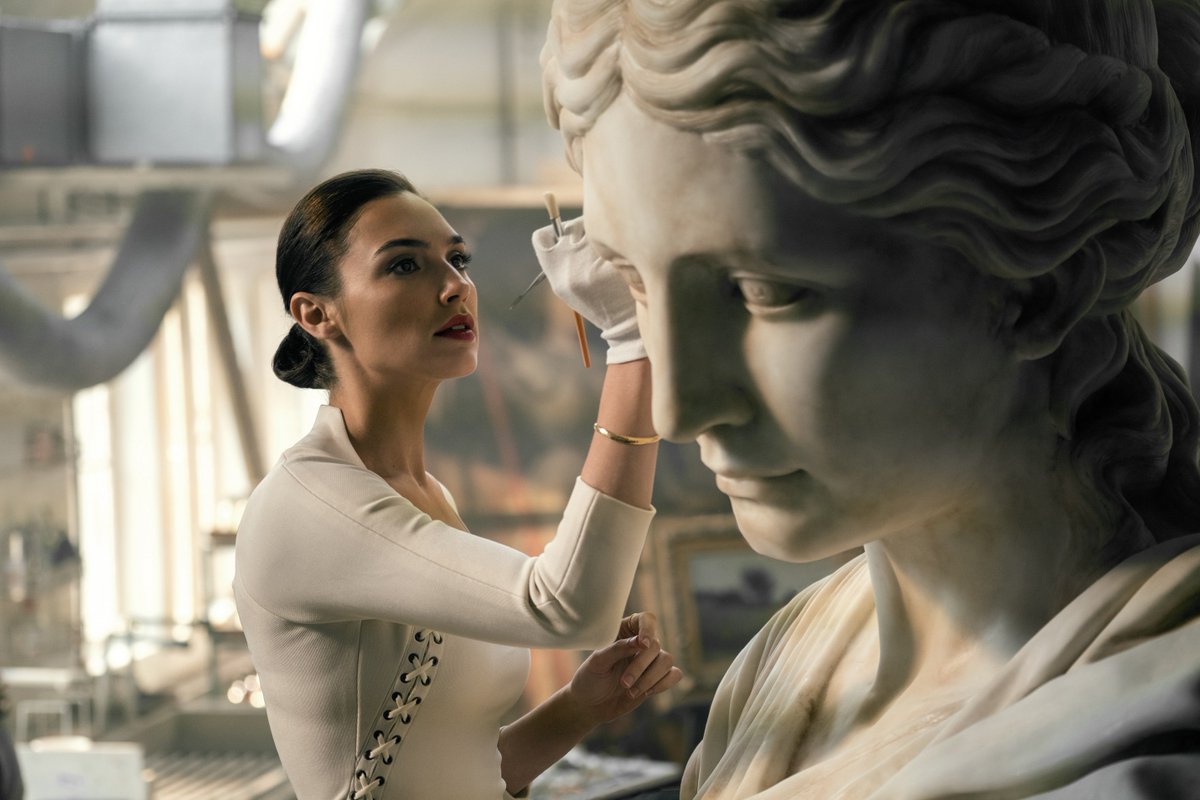 LigaJusticia_ES's tweet photo. - ¿Qué has hecho este fin de semana, Diana? 
- Nada del otro mundo...  

¿El tuyo ha sido como el de #WonderWoman o más movido? - #LigaDeLaJusticia https://t.co/EMnXUwCQbH