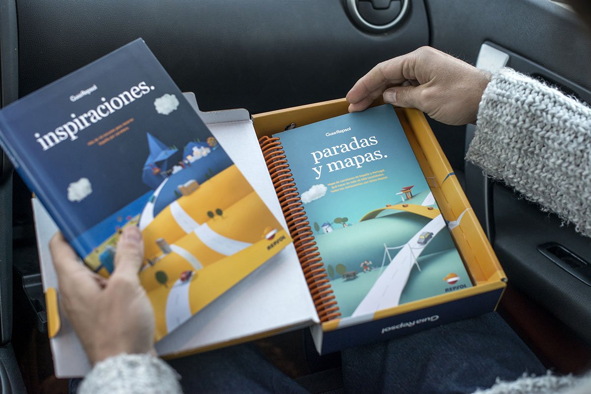 Carreteras infinitas, paradores, ciudades, pueblos y hasta una langosta tomando el sol en la nueva imagen que hemos hecho para la <a href="/GuiaRepsol/">guiarepsol</a> 2018. 🚗 Check! fragmentouniverso.com/Guia-Repsol