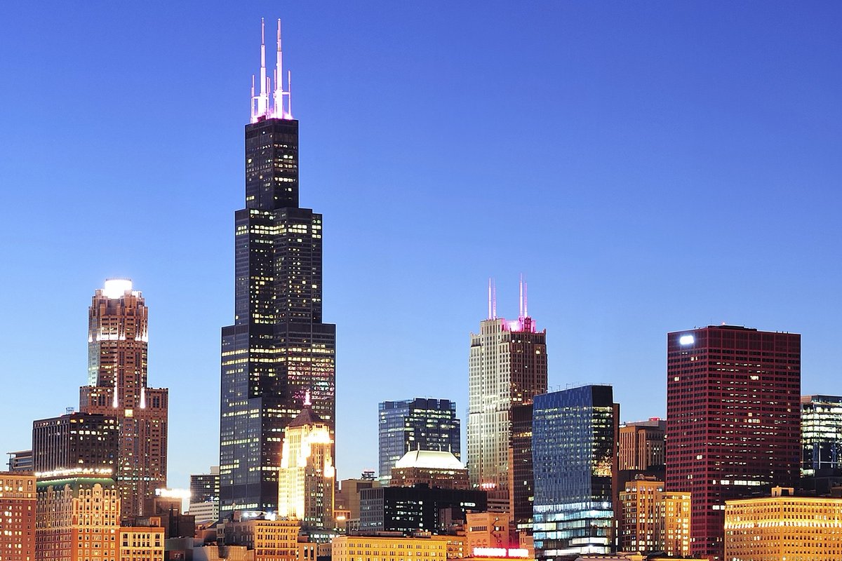 TrueDispatch's tweet photo. Shoutout to our members at #ESPWireless for managing the trunked #radiosystem at the #WillisTower, which supports #digitalradios in #Chicago! Meet them: https://t.co/oBcRG3zcgR https://t.co/PKaERCy45V