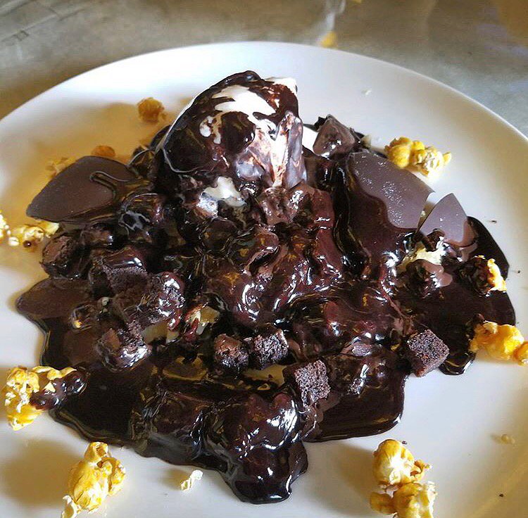 GongModernAsian's tweet photo. Can you guess what all lies in this dome?
#StrikeTheGong #ChocolateDome #Dessert
PC: @FoodProwl https://t.co/HtS5dUWsSU