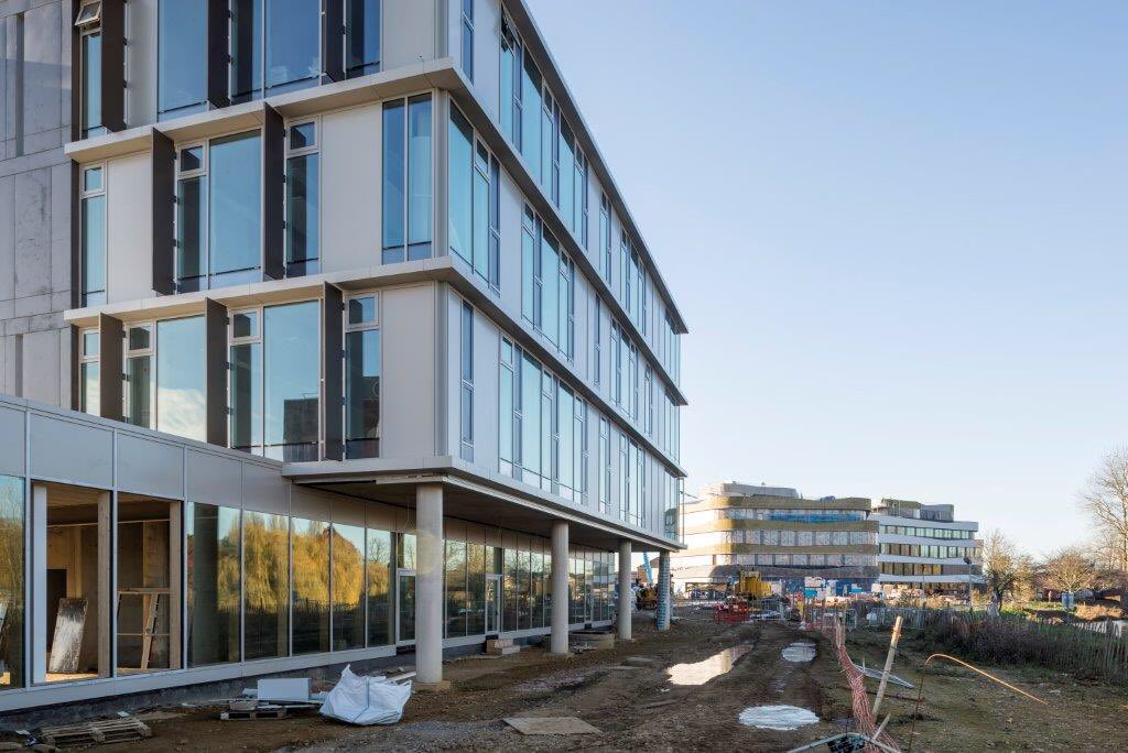 bandkbuild's tweet image. With a few more of @bandkphoto pictures to come tomorrow, works progressing well for a 2018 completion #hellowaterside @UniNorthants @UniNhantsNews @UN_OVC @nick_petford  3/3