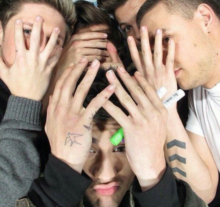 xanzinhors's tweet photo. ta,eu amo One Direction
#missyouonedirection #OneDirectionEnMTVHITS #OneDirectionComeback2018 https://t.co/xiSsamiyNC
