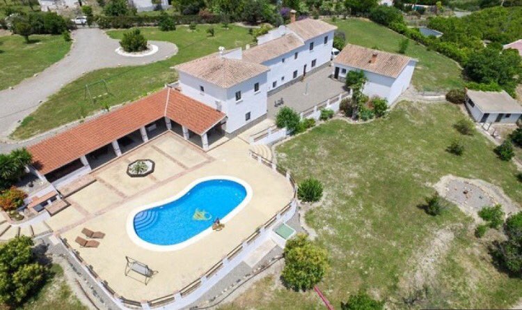 jojocowan46's tweet photo. Spanish property/business opportunity
NOW REDUCED β¬895,000 toβ¬650,000 gorgeous!It has large ground floor living quarters & 3 separate villas to 1st floor. 20 mins malaga airport Please pm me #Spanish properties #Spanish business #malaga #marbella #peurtobanus #casarabonela https://t.co/7rXv3liUF3