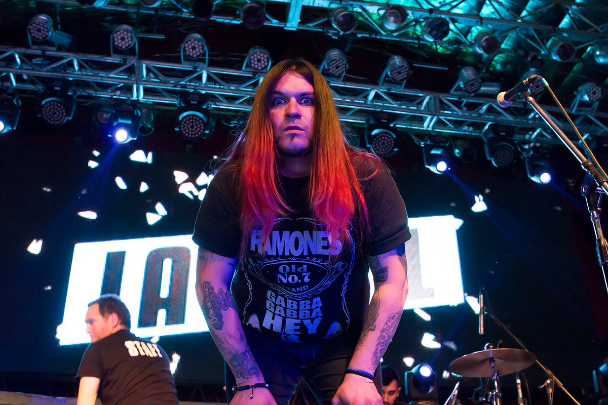 Toda mi energía y buenos pensamientos están concentrados hoy en <a href="/OsirisM94881589/">Osiris Martinez</a> de <a href="/Rugiendo_/">RUGIENDO (OFICIAL)</a> que está pasando por un momento difícil <a href="/rockdelpaistv/">Rock del País</a>