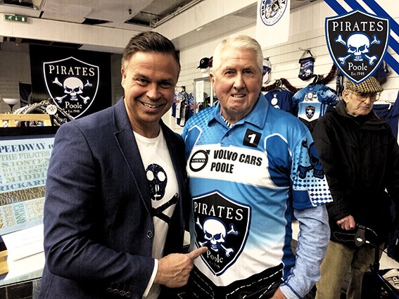 poolespeedway's tweet image. A legend in town… Briggo is currently meeting #speedway fans in the Pirates store. Get down before 3pm to see him!