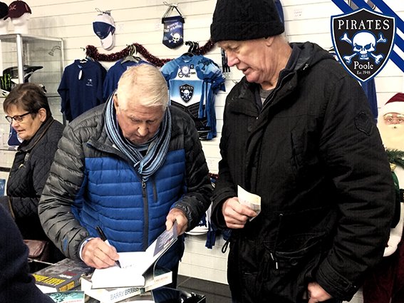 poolespeedway's tweet image. A legend in town… Briggo is currently meeting #speedway fans in the Pirates store. Get down before 3pm to see him!